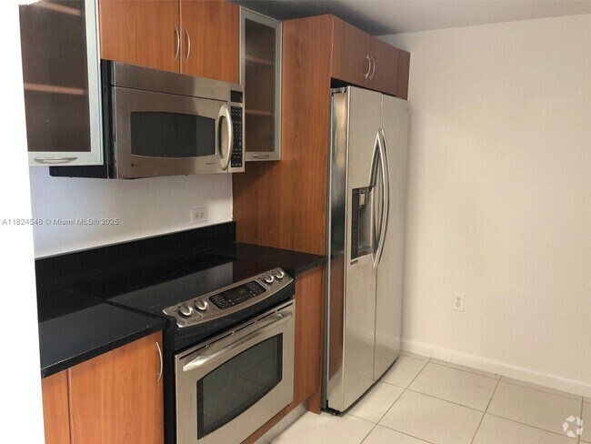 Building Photo - 2775 NE 187th St Unit 527 Rental