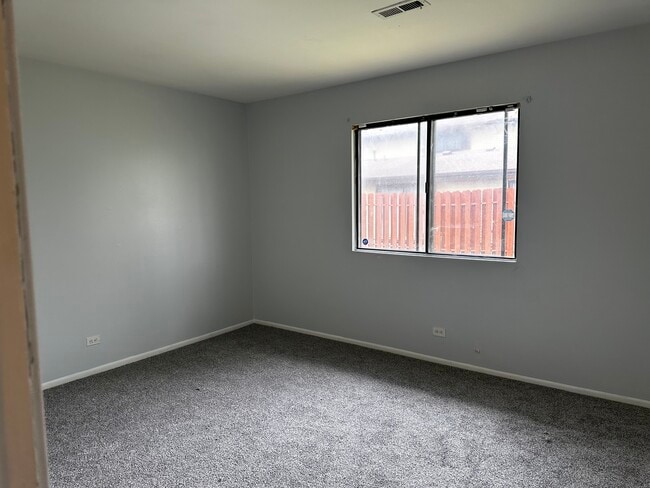 Photo - 1590 Perry Ct