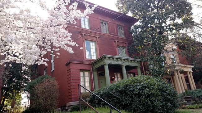 Building Photo - 1445 S 4th St Unit 2