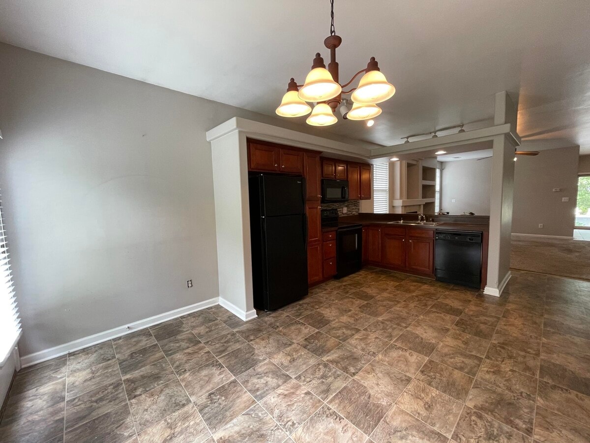 Photo - 620 Green Valley Dr