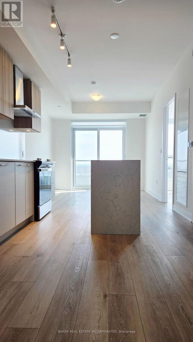 Photo - 500 Plains Rd E Unit LPH 4