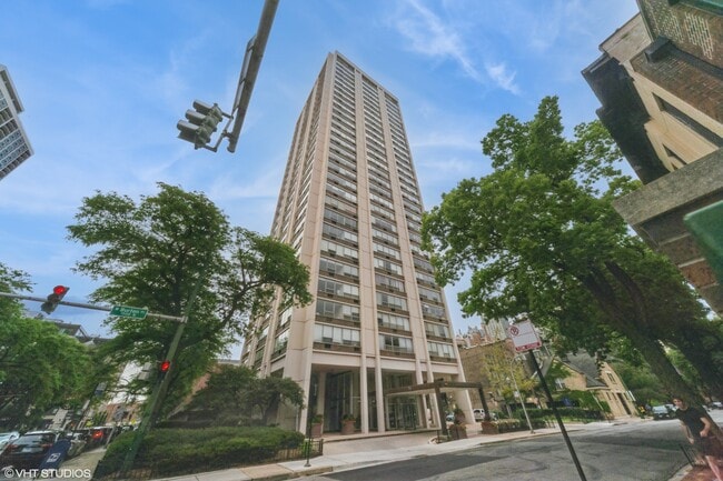 Building Photo - 70 W Burton Pl Rental