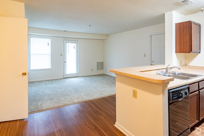 2BR, 2BA