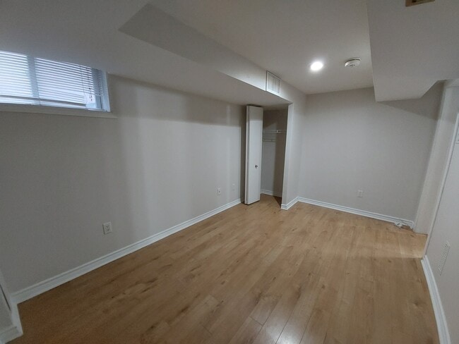 Photo - 32 Ridgeway Av