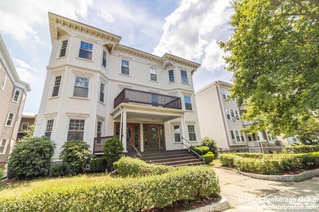 Building Photo - 789 Columbia Rd Unit 3 Rental