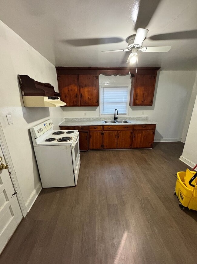 Photo - 4 bed 2 bath house in Petersburg