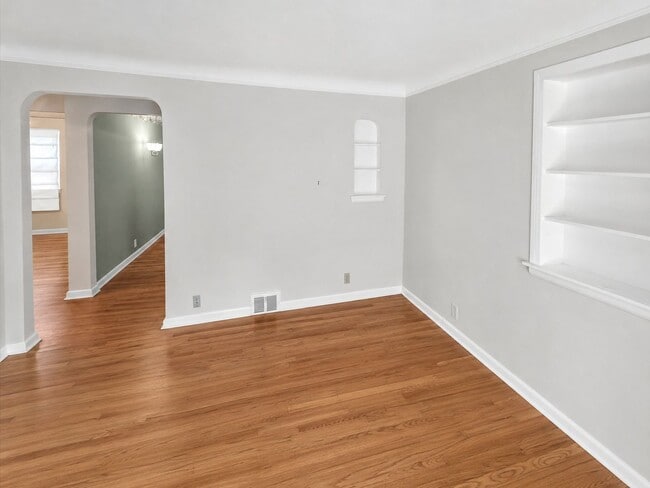 Photo - 24550 Puritan Ave