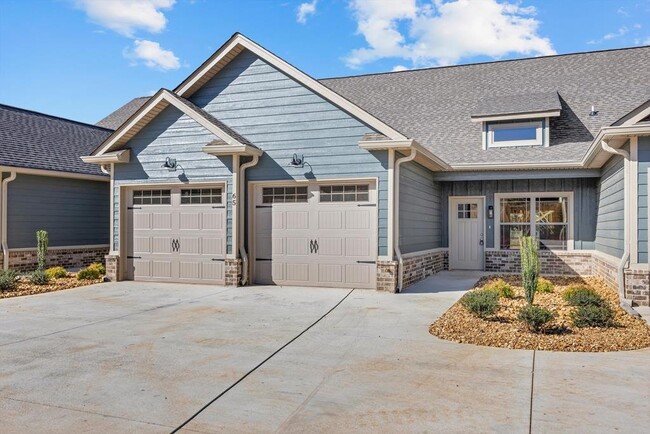 Building Photo - 65 Maddox Ln