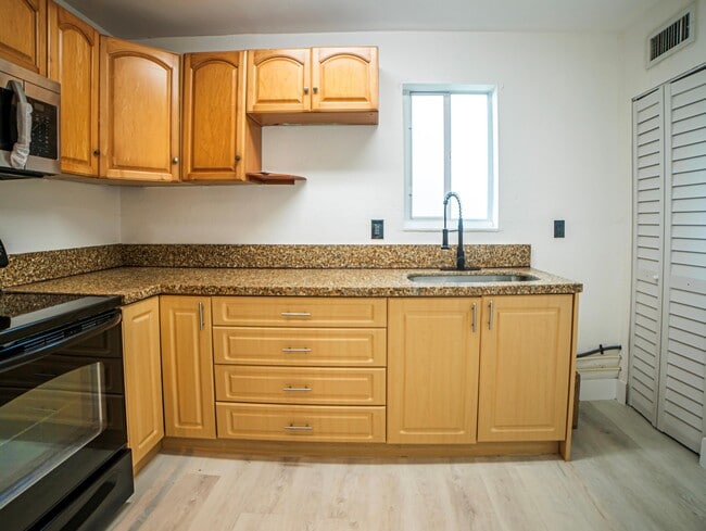 Photo - 412 Columbus Pkwy