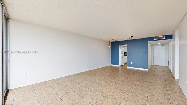 Photo - 18011 Biscayne Blvd Unit 903
