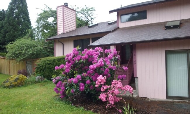 Photo - Fully-Remodeled 3 Bed 2.5 Bath Kirkland Home!