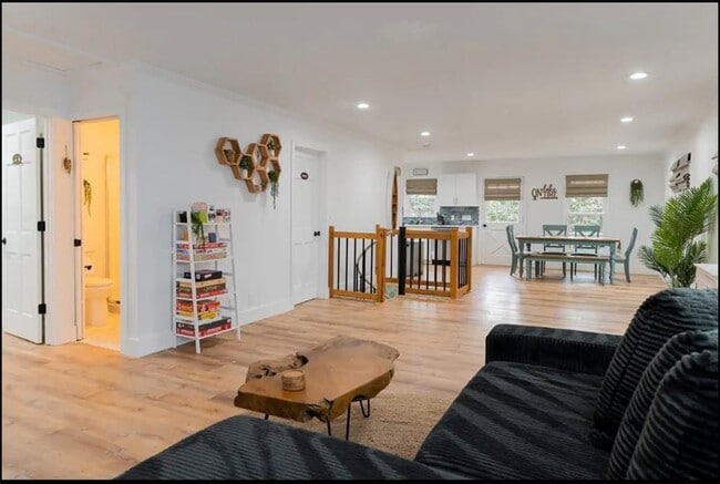 Photo - 42 Wooding Pl