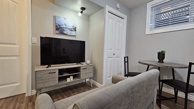 Building Photo - 5741 Shawnigan Dr