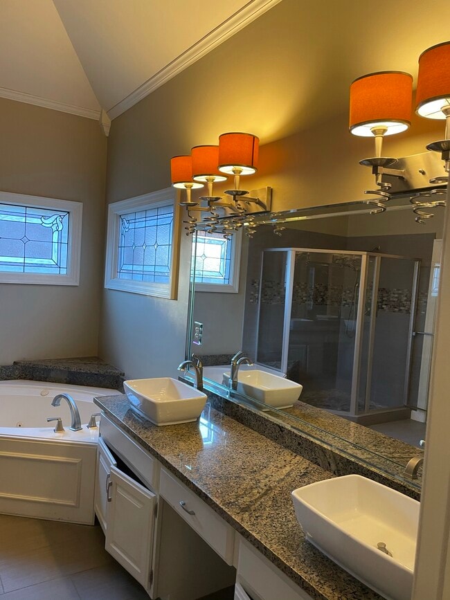 Photo - 805 W Suggs Dr