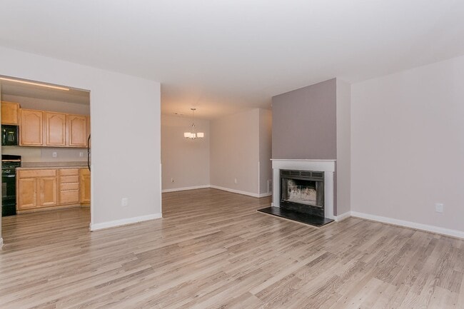 Photo - 413 Atlanta Court Unit 413