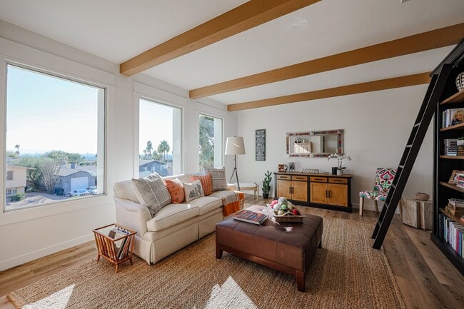 Photo - 2226 E Belmont Ave
