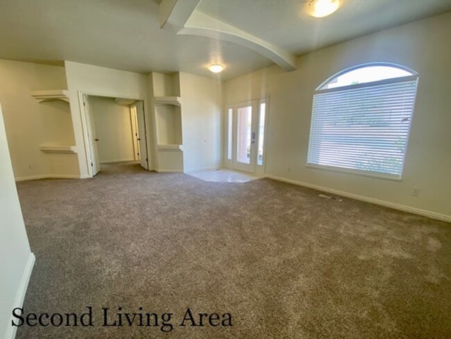 Photo - SPACIOUS HOME FOR RENT! + MOVE IN SPECIAL