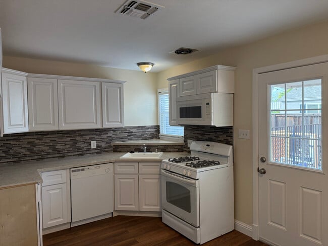 Photo - 6015 8th Ave