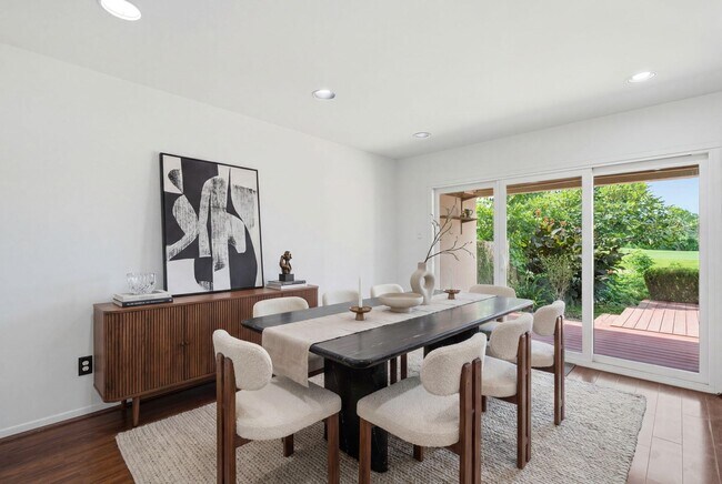 Photo - 2810 Lakeview Dr