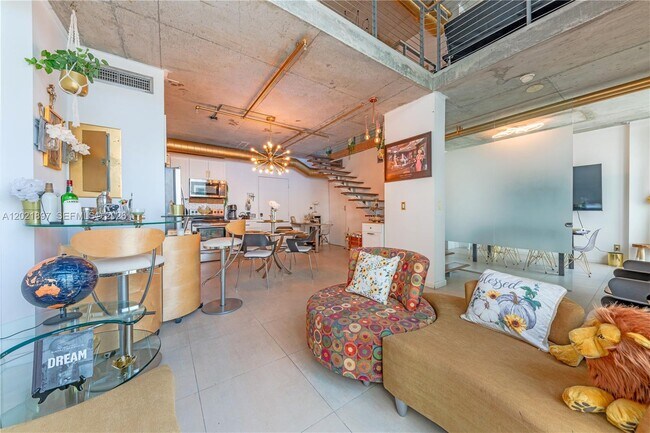 Building Photo - 690 SW 1st Ct Unit 2922