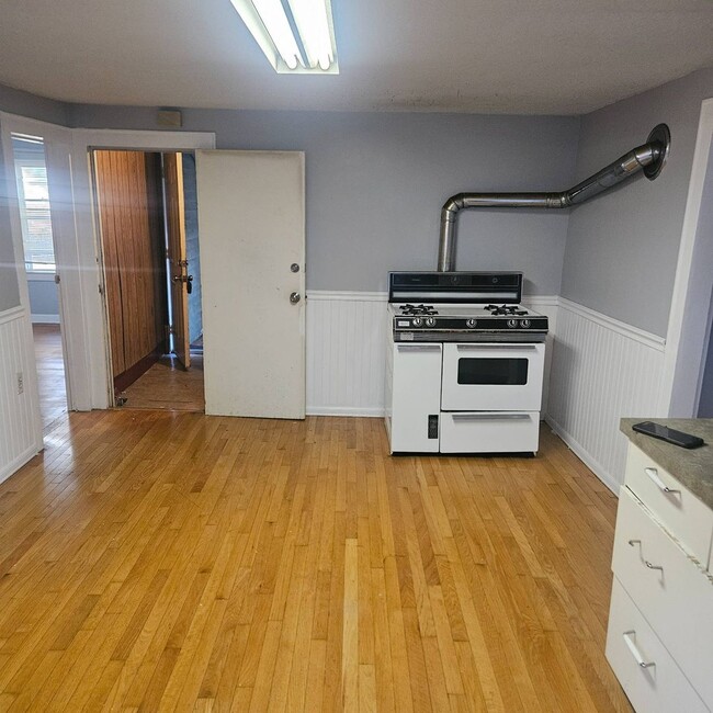 168 Curtis St Unidad 1st Floor