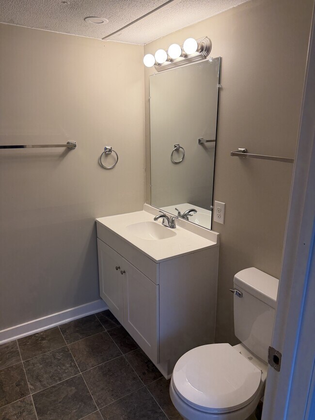 Photo - 105 Langford Dr