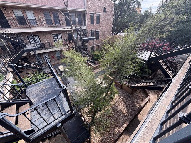 Photo - 2801 Rio Grande St Unidad 303