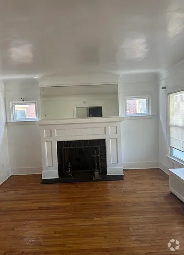 Building Photo - CALVERT FLR 1 Unit 1 Rental