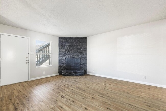 Photo - 10207 Brownie Dr Unidad B