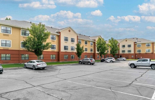 Furnished Studio-Detroit - Sterling Heights