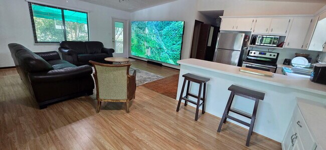 410 Coconut Dr