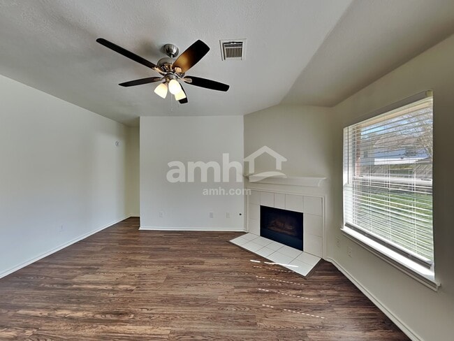 Photo - 5214 Flax Bourton St