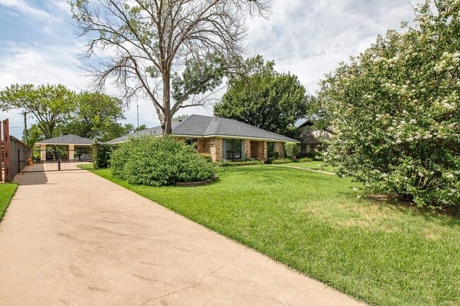 Photo - 4411 Shady Ln