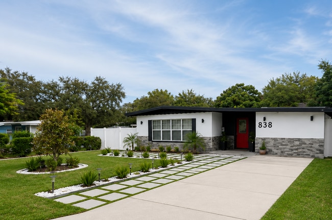 Photo - 838 Center Ln