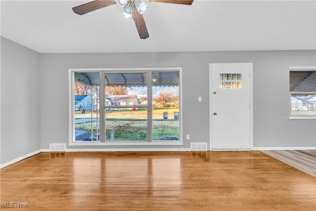 Photo - 13813 Leroy Ave