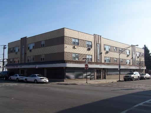 Building Photo - 7101 S Artesian Ave Rental
