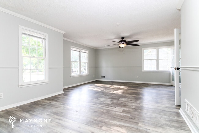 Photo - 211 River Song Rd