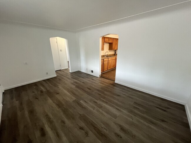 Photo - 904 Sheridan Blvd