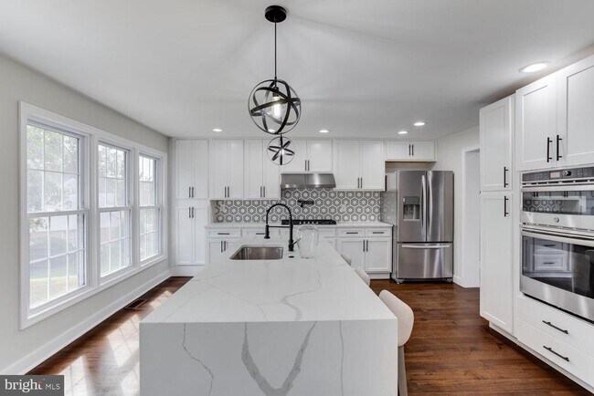 Photo - 8156 Buckspark Ln E