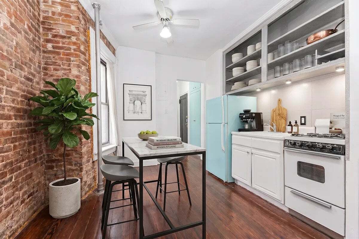 Photo - 318 W 36th St. Unidad 5A