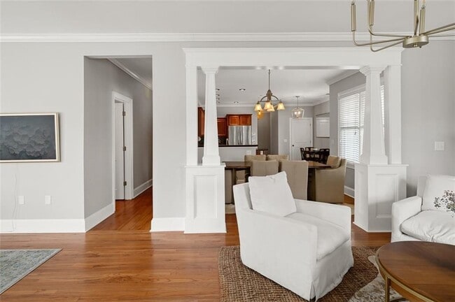 Photo - 372 Clifford Ave NE