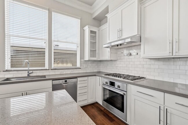 Photo - 9614 Riddlewood Ln