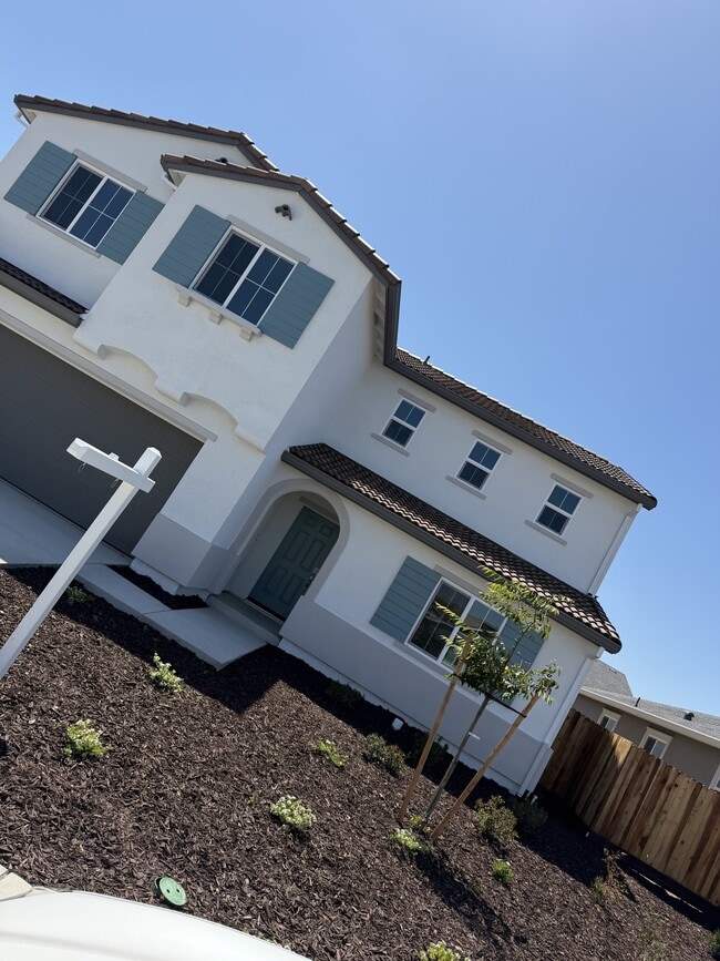 Photo - 2406 Labrusca St