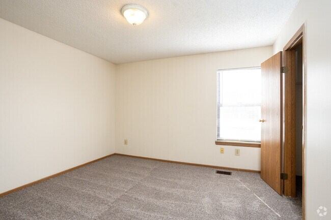 2BR, 1.5BA - 1,050 SF - Quatz