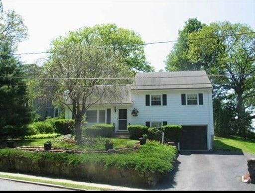 Building Photo - 72 Fellsview Rd