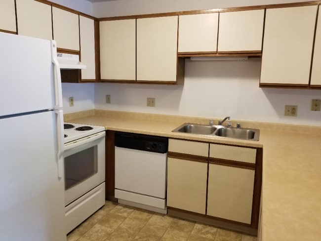 Photo - 927 Churchill St Unit E6