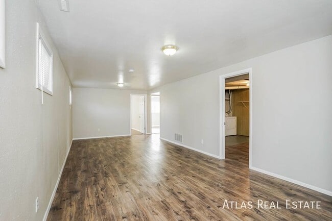 Photo - 4789 Shadowglen Dr