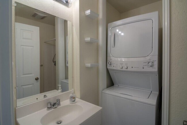 Photo - 1615 Westmoor Dr