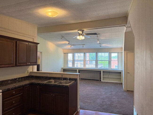 Photo - 326 N Duke St Unidad Apt. 3