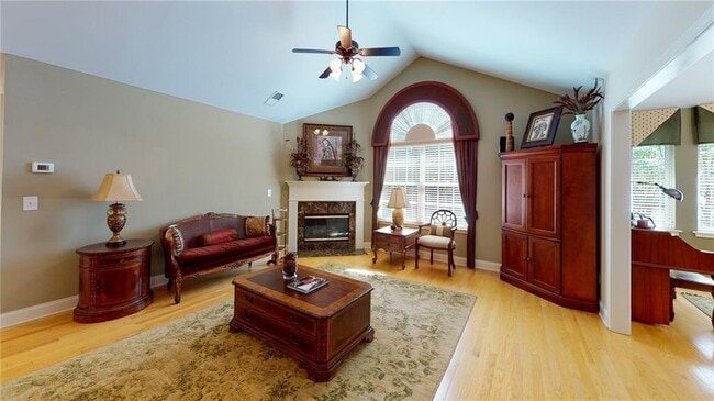 Photo - 100 Highlands Ridge Pl SE